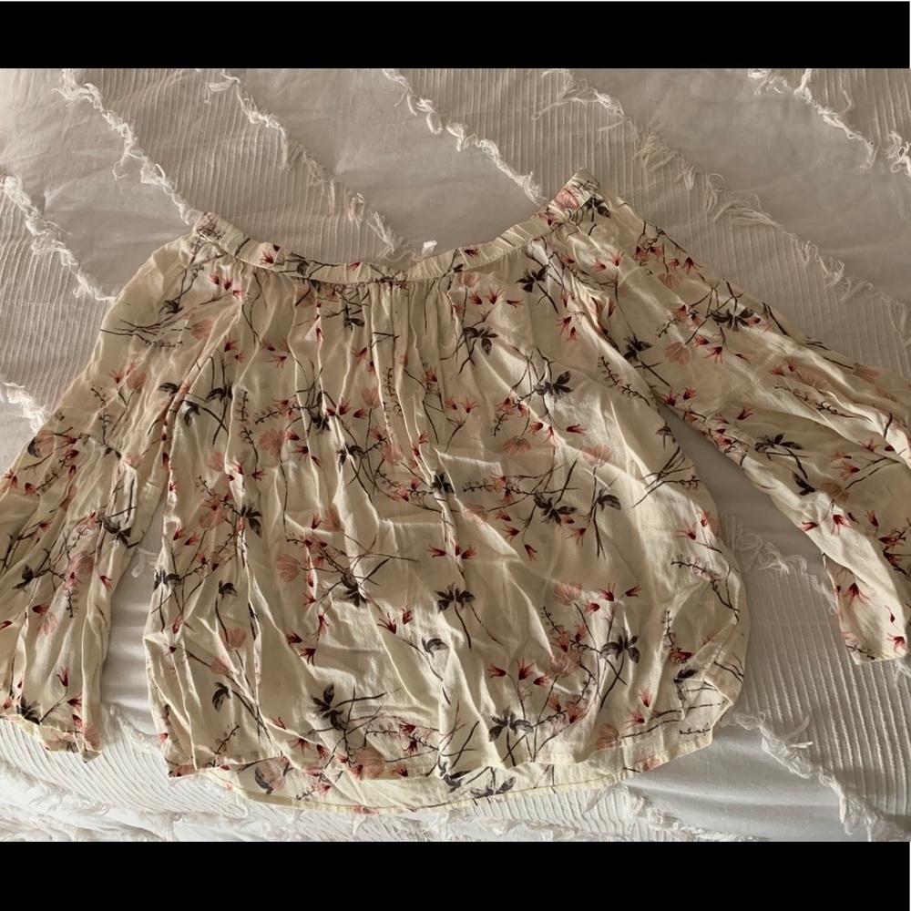 Off the shoulder lucky brand top